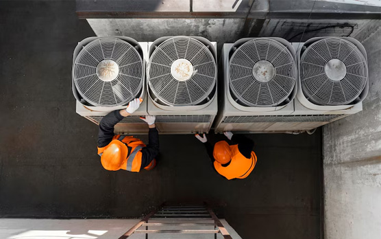 Instalación de aire acondicionado split realizada por R&R Multiservicios, expertos en climatización en Málaga. Sistemas de climatización industrial instalados por R&R Multiservicios para naves y locales comerciales en Málaga